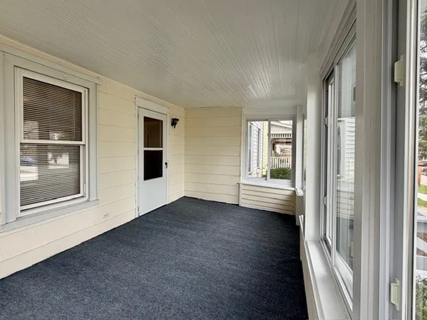 $2,800 | 609 1st Street, Unit 1, Libertyville, IL 60048