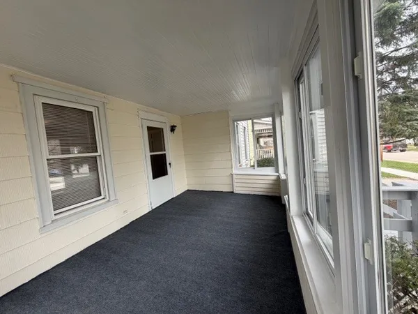 $2,800 | 609 1st Street, Unit 1, Libertyville, IL 60048