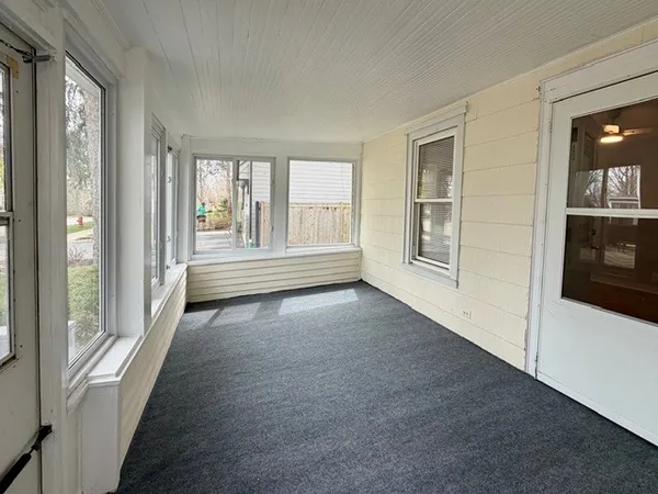 $2,800 | 609 1st Street, Unit 1, Libertyville, IL 60048