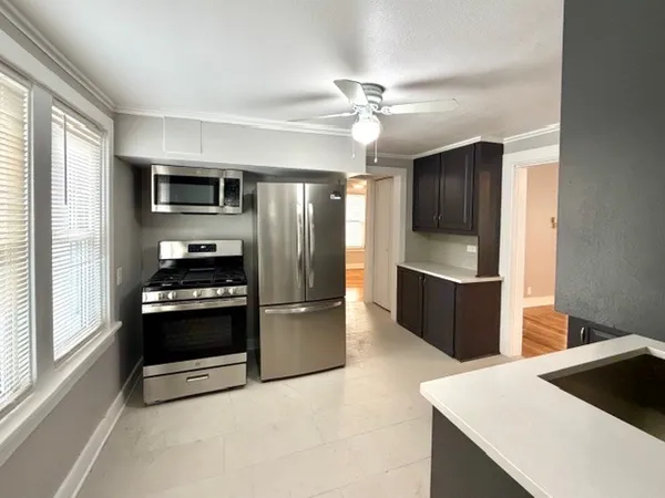 $2,800 | 609 1st Street, Unit 1, Libertyville, IL 60048