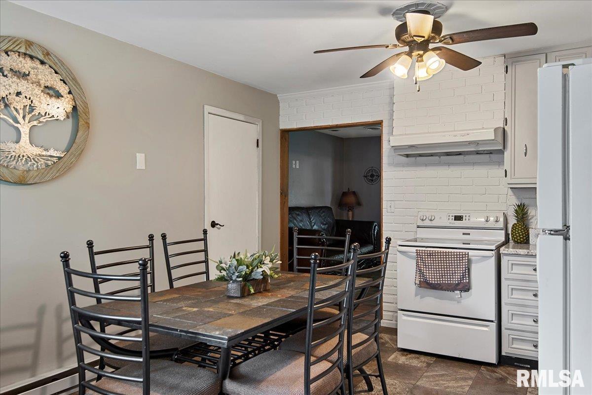 2116 Hastings Road Springfield, IL 62702 - Photo 12 of 29