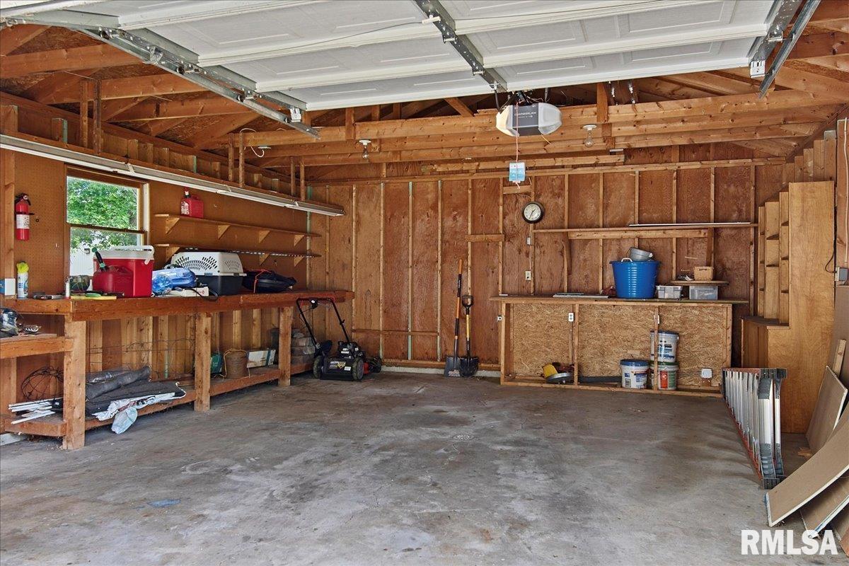 2116 Hastings Road Springfield, IL 62702 - Photo 23 of 29