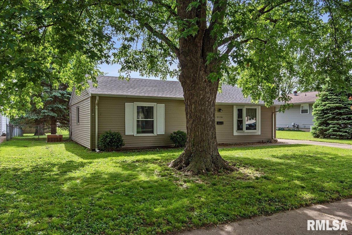 2116 Hastings Road Springfield, IL 62702 - Photo 3 of 29