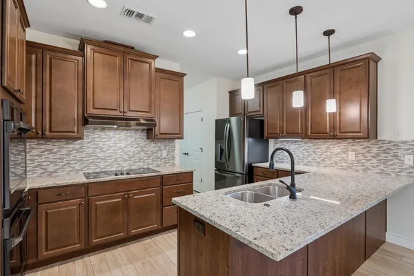 $699,000 | 824 Sunray, Horseshoe Bay, TX 78657