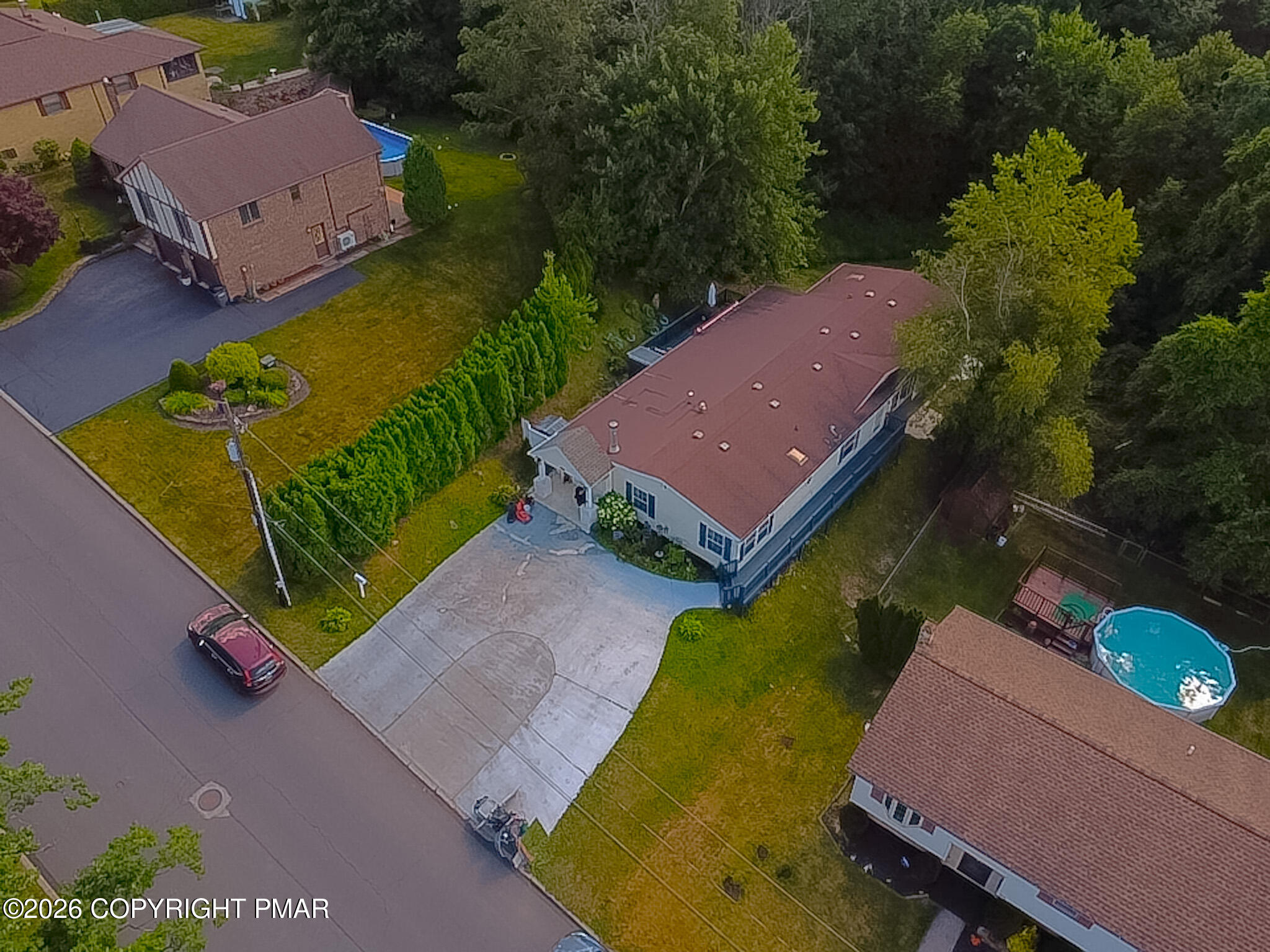 890 Seybert Street Hazleton, PA 18201 - Photo 3 of 27 2026-06-24-16-38-09-030