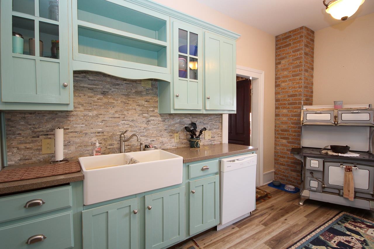 323 Main Street Blanchard, MI 49310 - Photo 8 of 55 1896876-7.JPG