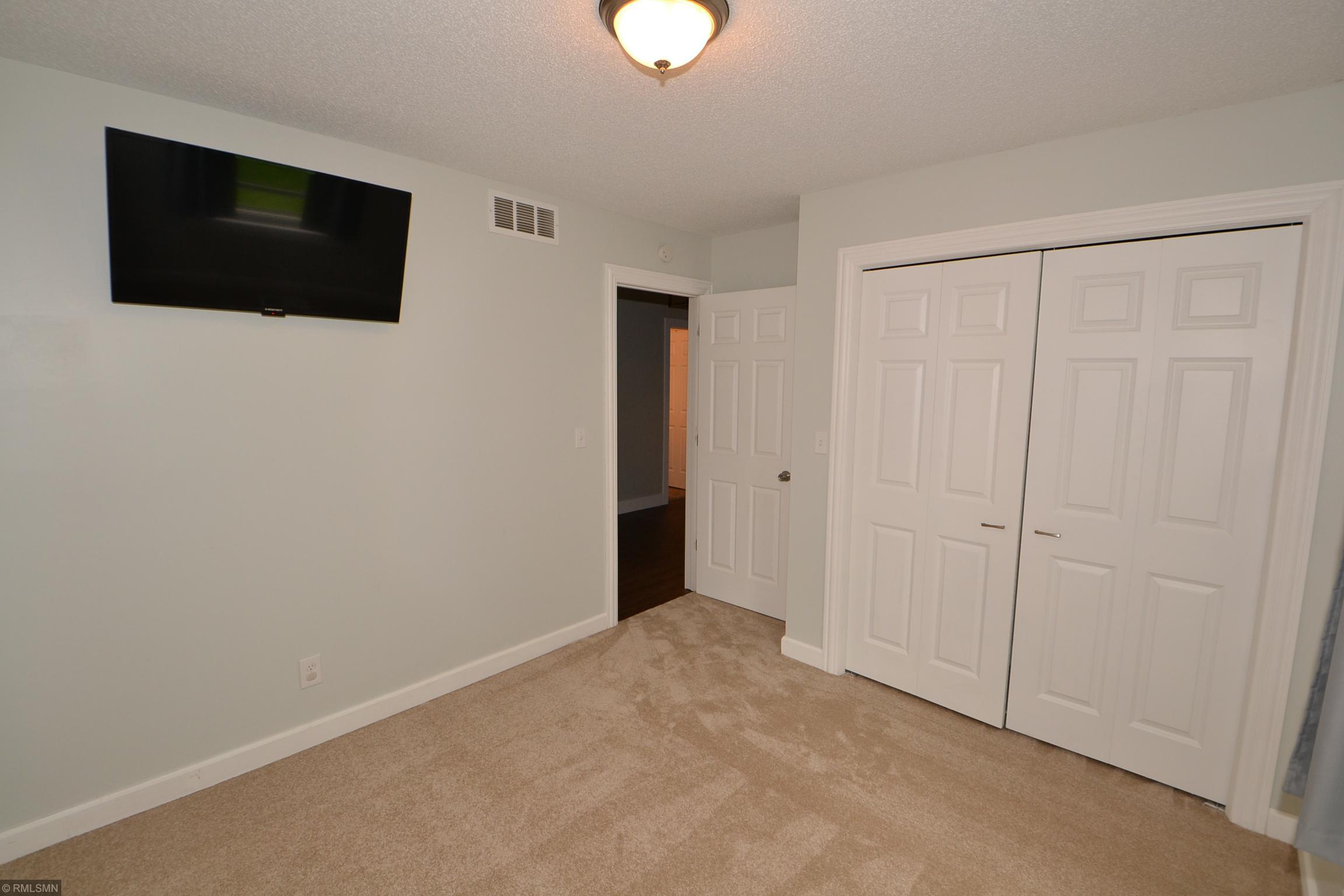 21712 Rouillard Boulevard Rogers, MN 55374 - Photo 10 of 16 Gallery Image 10