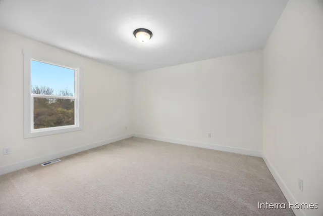 $549,900 | 8333 Kettle Oak Drive Southeast, Alto, MI 49302