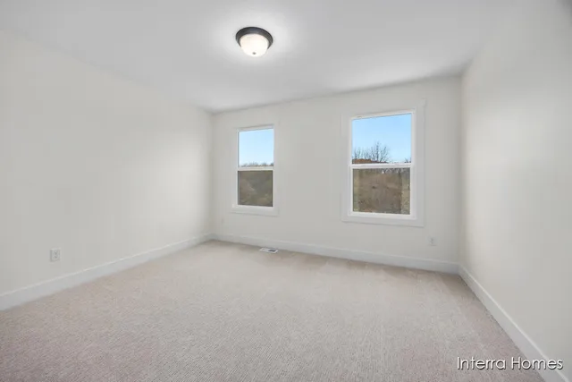 $549,900 | 8333 Kettle Oak Drive Southeast, Alto, MI 49302