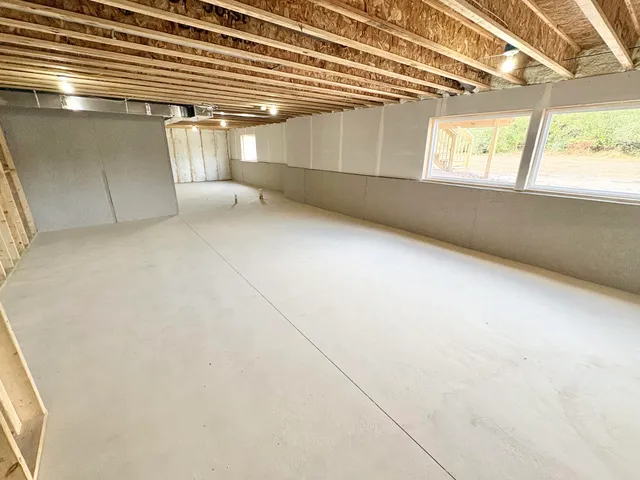 $549,900 | 8333 Kettle Oak Drive Southeast, Alto, MI 49302