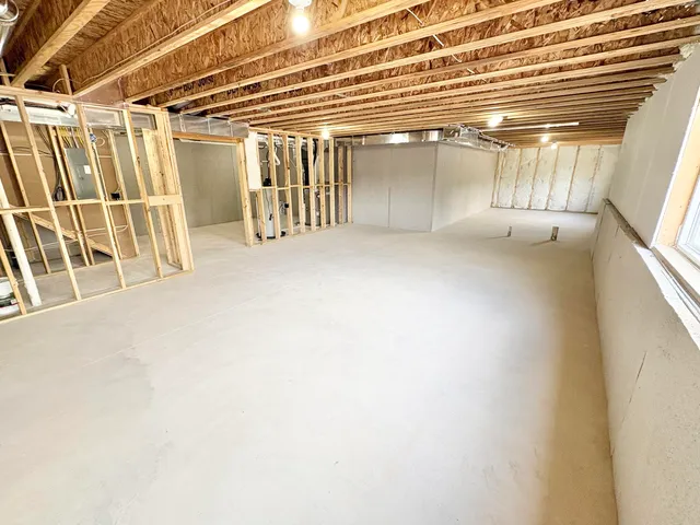 $549,900 | 8333 Kettle Oak Drive Southeast, Alto, MI 49302