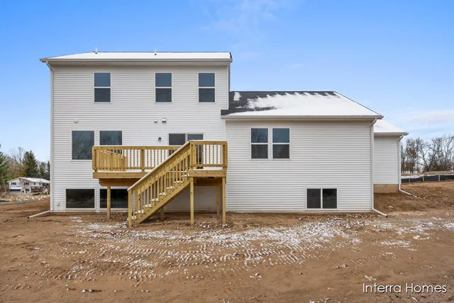 $549,900 | 8333 Kettle Oak Drive Southeast, Alto, MI 49302