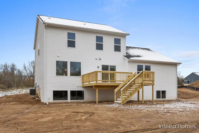 $549,900 | 8333 Kettle Oak Drive Southeast, Alto, MI 49302