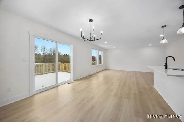 $549,900 | 8333 Kettle Oak Drive Southeast, Alto, MI 49302