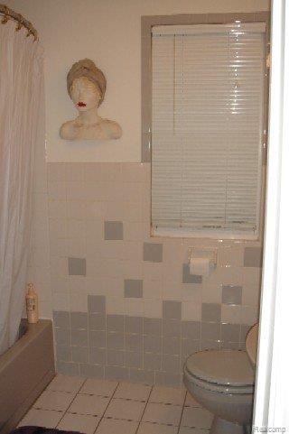 144 Ogemaw Road Pontiac, MI 48341 - Photo 2 of 12 Updated Bathroom