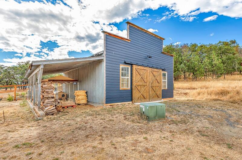 3843 Walker Creek Road Central Point, OR 97502 - Photo 61 of 75 9R9A3258