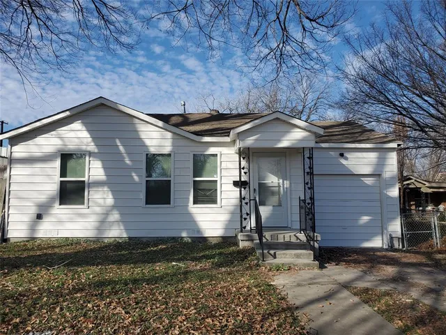 $1,750 | 3574 Wayside Avenue, Fort Worth, TX 76110