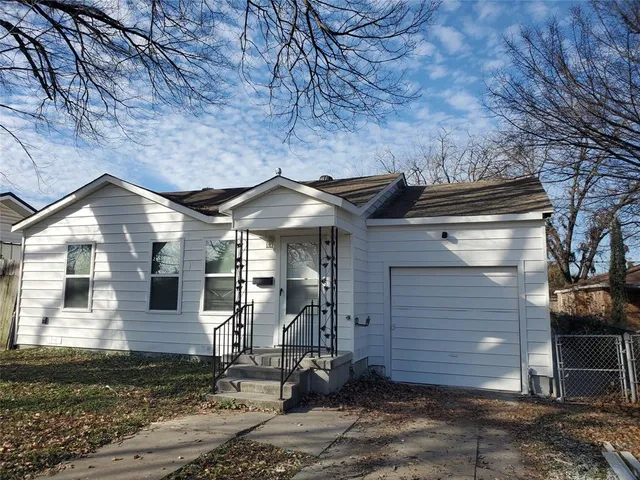 $1,750 | 3574 Wayside Avenue, Fort Worth, TX 76110
