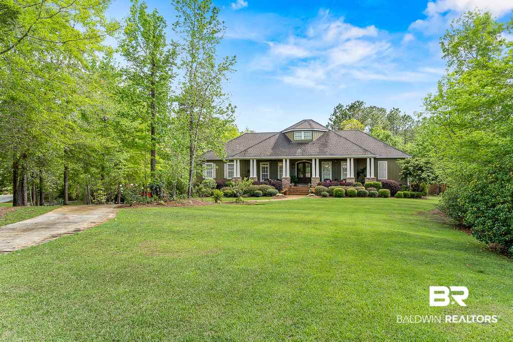 33433 Alder Circle Daphne, AL 36527 - Photo 2 of 50 Large Front Yard
