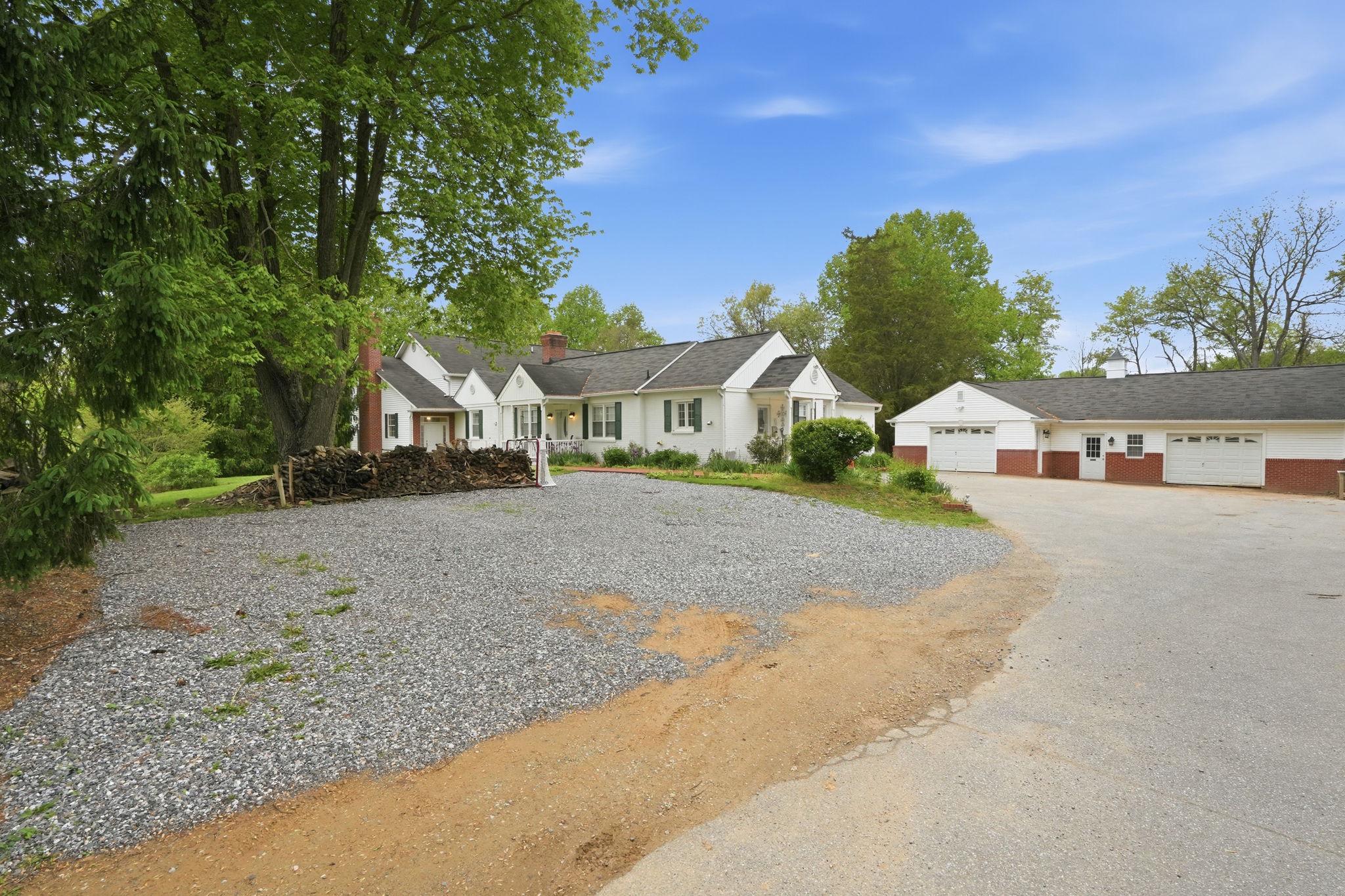 2400 Liberty Road Eldersburg, MD 21784 - Photo 4 of 33 Spacious lot and ample of parking areas