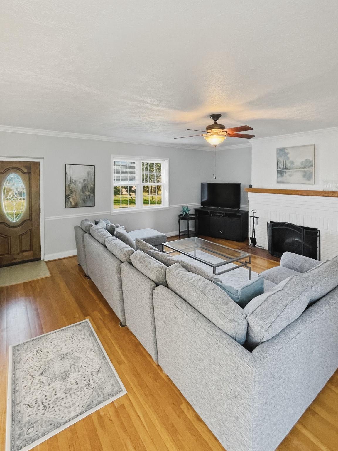 2400 Liberty Road Eldersburg, MD 21784 - Photo 7 of 33 UNIT 1 - Inviting living space with natural light.