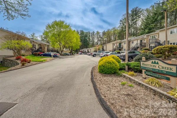 $249,999 | 451 Britton Creek Drive, Hendersonville, NC 28791