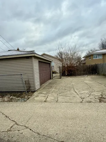 a view of a terrace with sky view