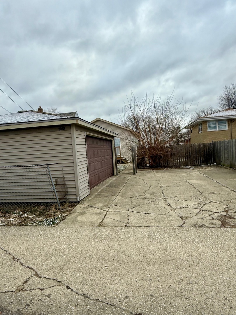 3938 Euclid Avenue Stickney, IL 60402 - Photo 6 of 7 a backyard of a house