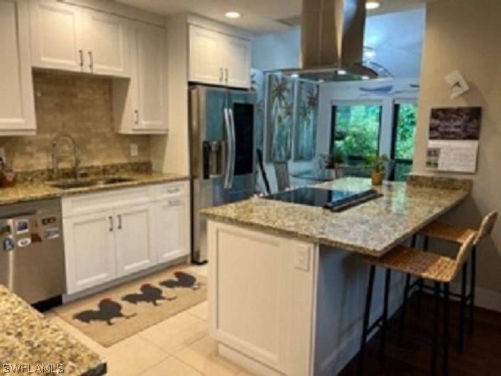 1277 Solana Road, Unit D2 Naples, FL 34103 - Photo 6 of 21 Gallery Image 6