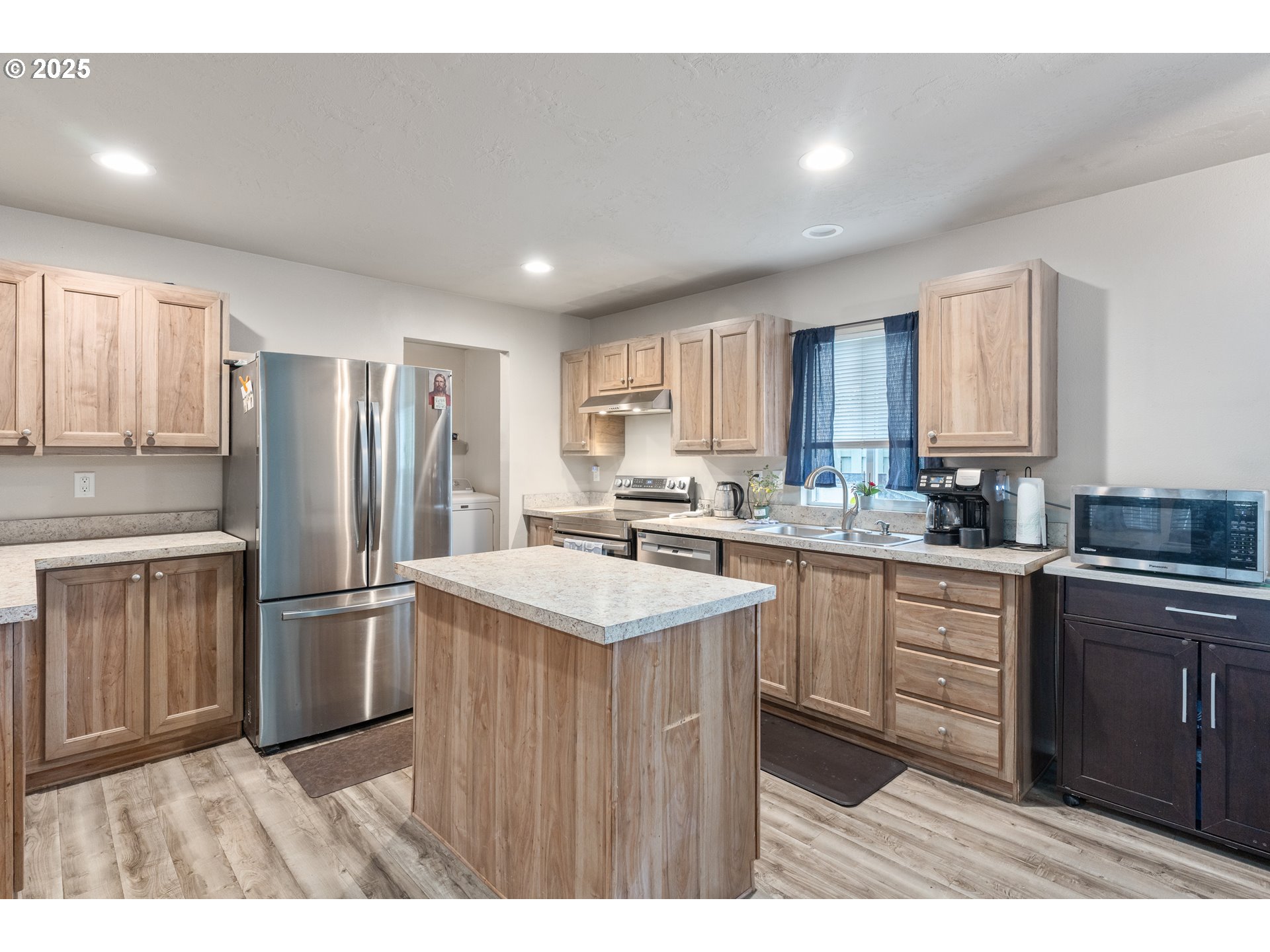 9347 Southwest Link Street Cornelius, OR 97113 - Photo 8 of 23