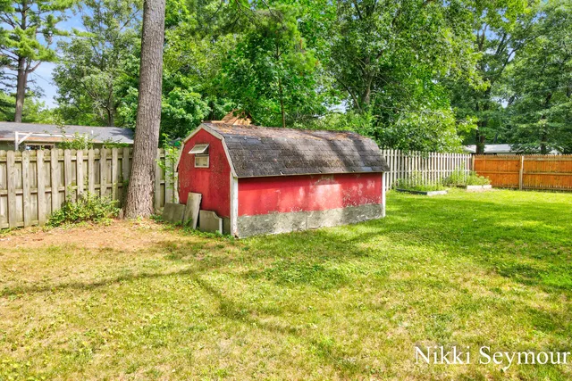 $245,000 | 7717 North Carefree Drive, Whitehall, MI 49461