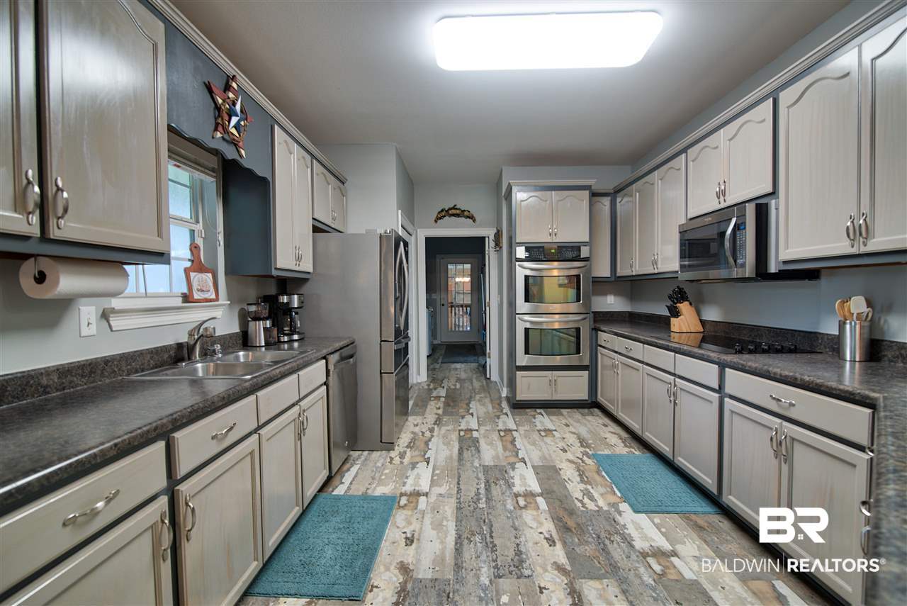 8255 Dixon Road, Unit A Bay Minette, AL 36507 - Photo 11 of 47 Kitchen