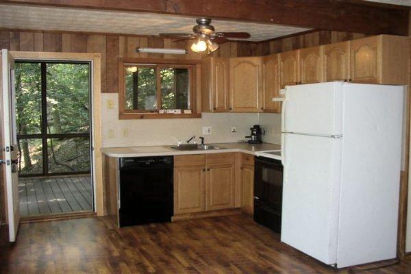 924 Canterbury Road Bushkill, PA 18324 - Photo 2 of 10 Kitchen