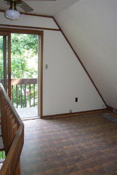 924 Canterbury Road Bushkill, PA 18324 - Photo 4 of 10 Loft