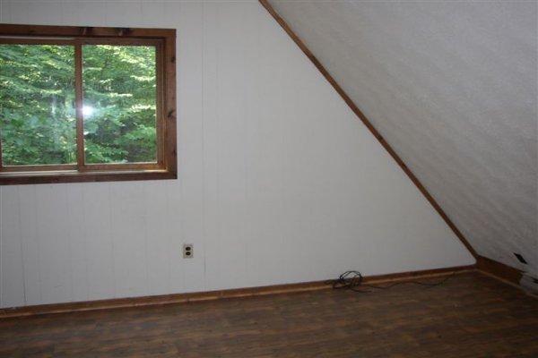 924 Canterbury Road Bushkill, PA 18324 - Photo 7 of 10 Bedroom 3