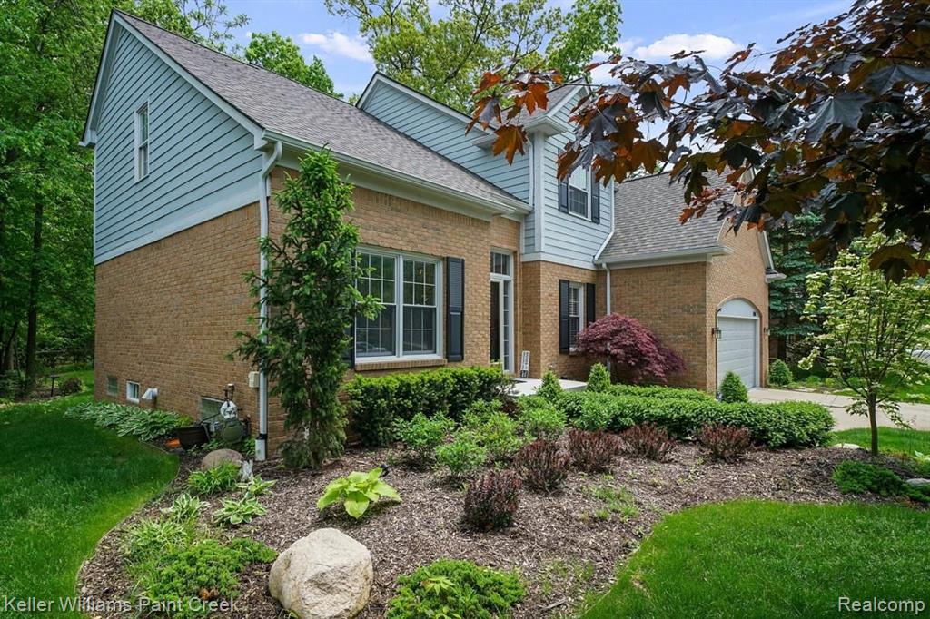 2641 Long Meadow Lane Rochester Hills, MI 48307 - Photo 2 of 38
