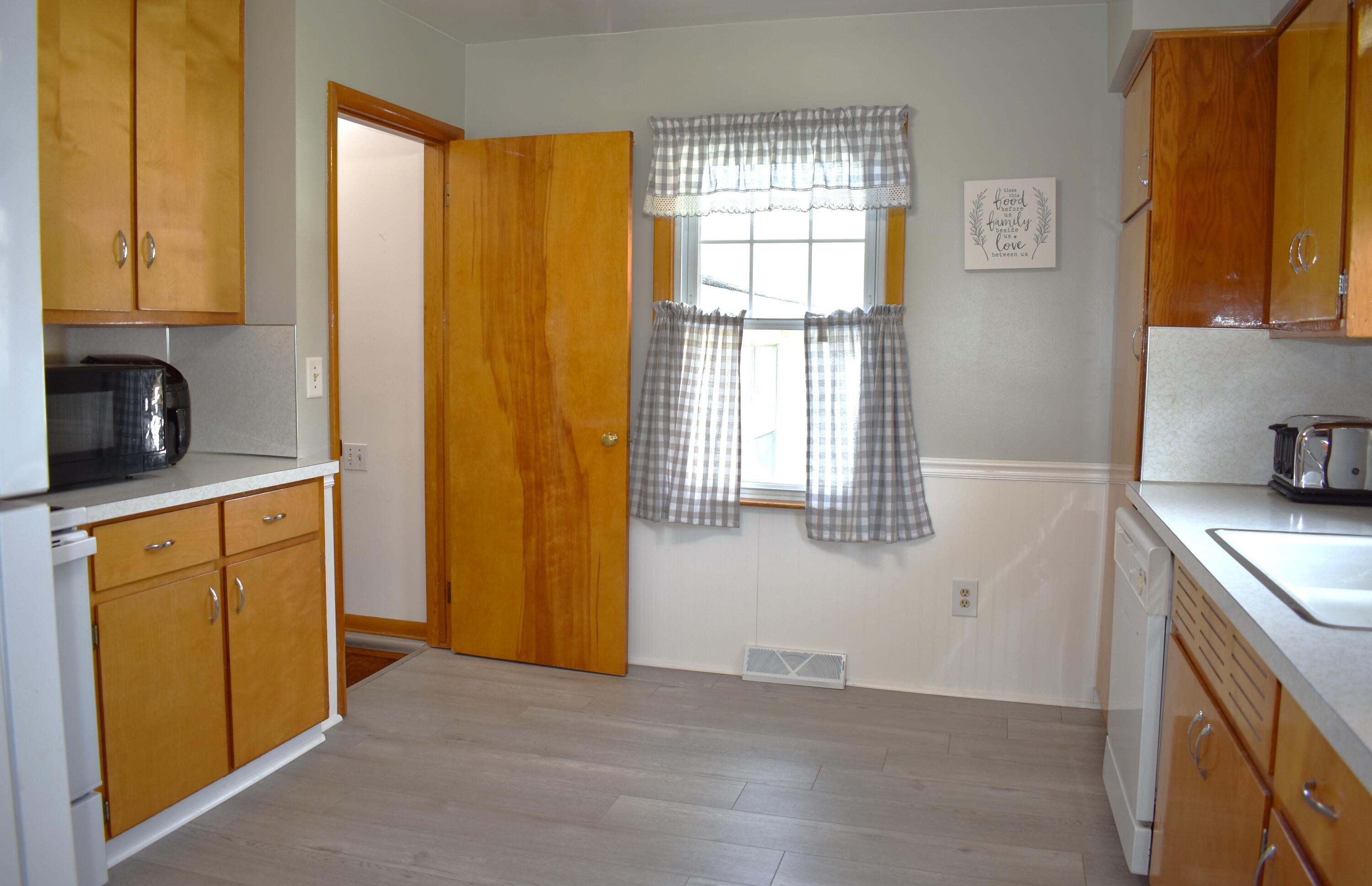 8237 Willow Road Whittaker, MI 48190 - Photo 5 of 32 DSC_0428