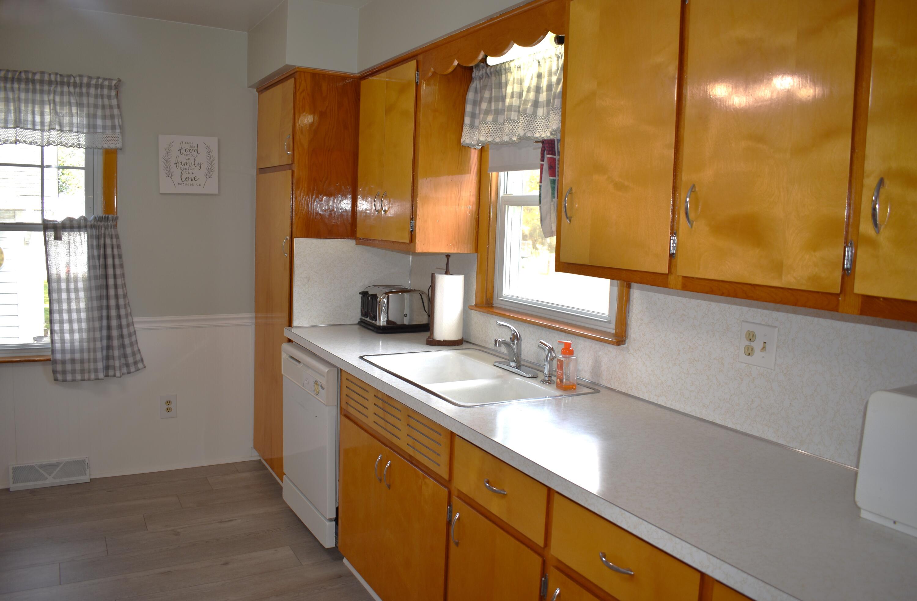 8237 Willow Road Whittaker, MI 48190 - Photo 6 of 32 DSC_0429