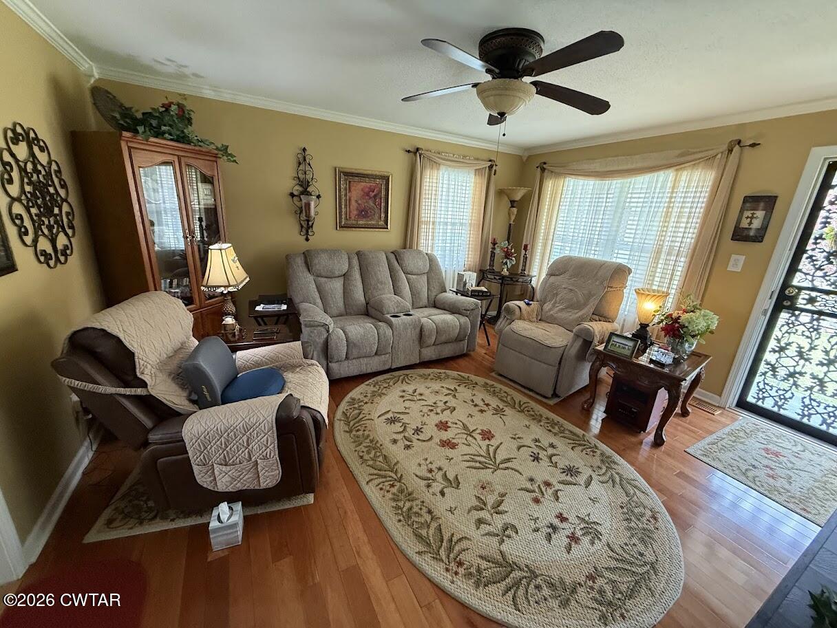 2929 Cross Country Road Newbern, TN 38059 - Photo 5 of 11 2929 CC Lvg Rm