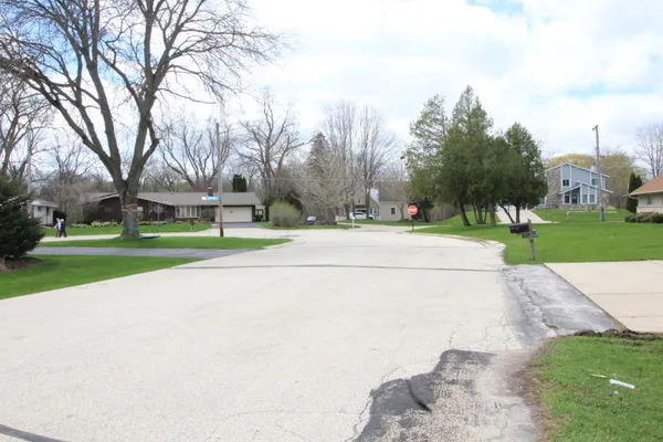 $100,000 | 1200 West Glen River Road, Glendale, WI 53217
