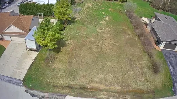 $100,000 | 1200 West Glen River Road, Glendale, WI 53217