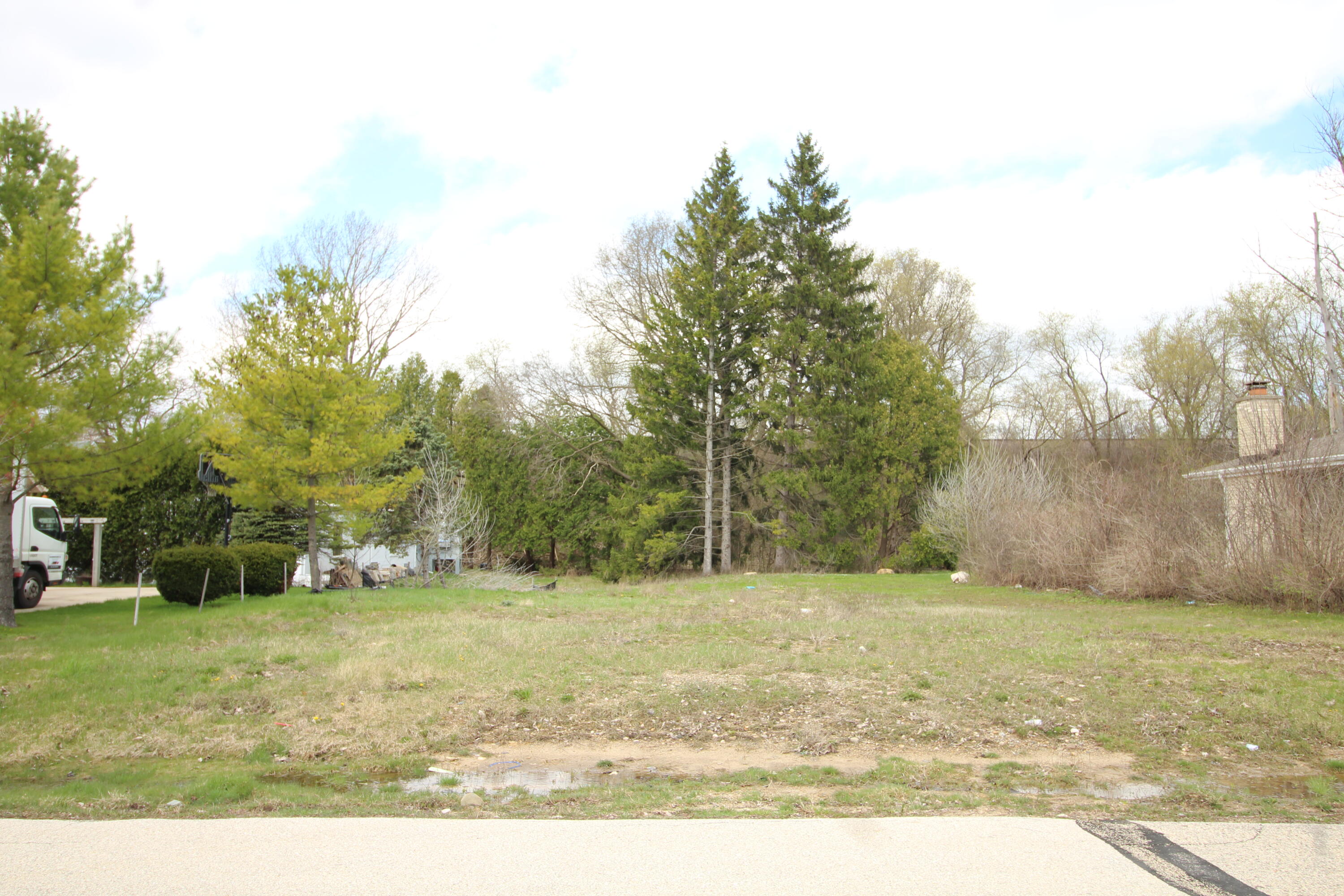 1200 West Glen River Road Glendale, WI 53217 - Photo 7 of 12 IMG_8503