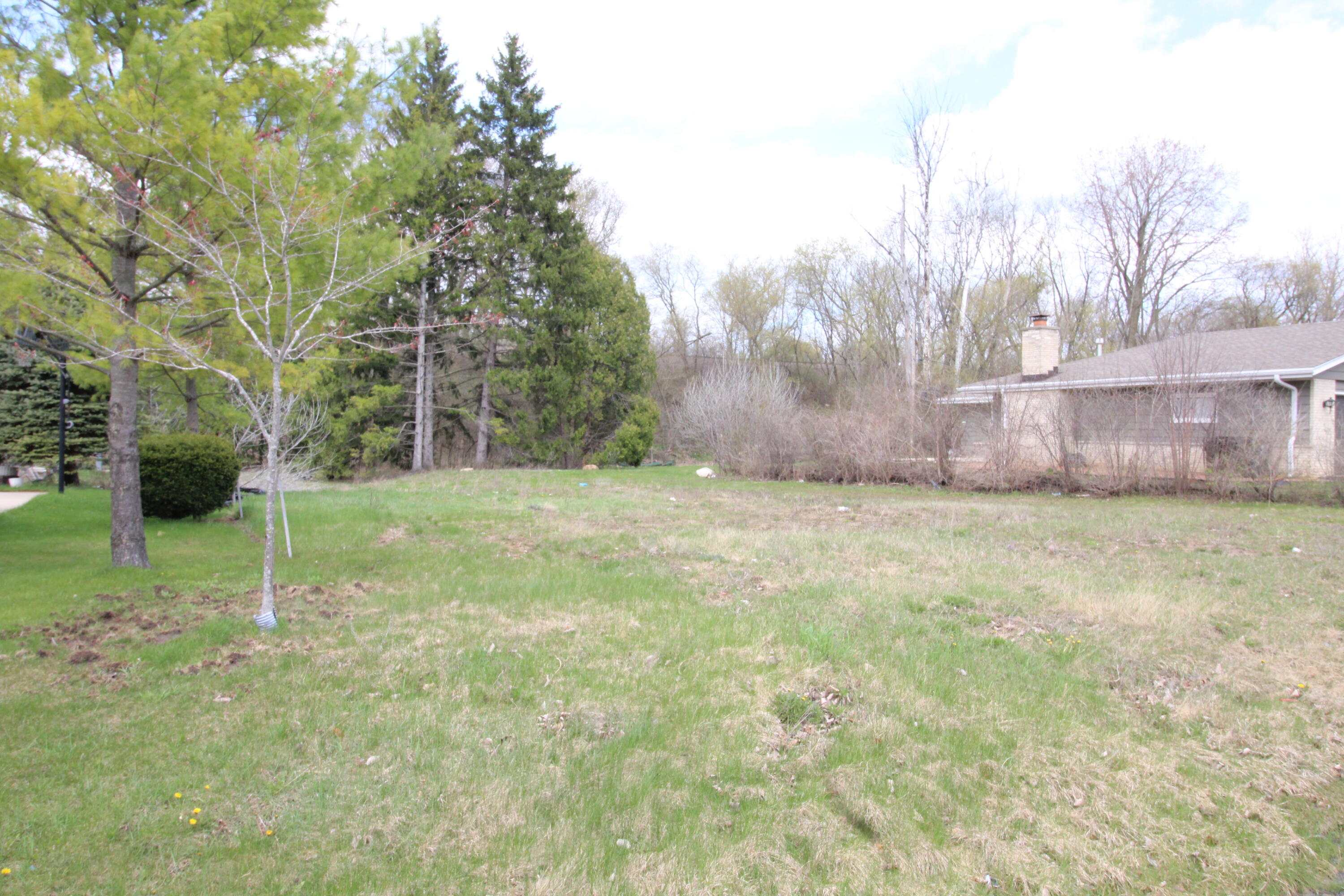 1200 West Glen River Road Glendale, WI 53217 - Photo 9 of 12 IMG_8507