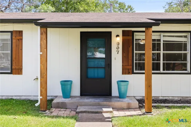 $295,000 | 907 Apple Street, Fredericksburg, TX 78624