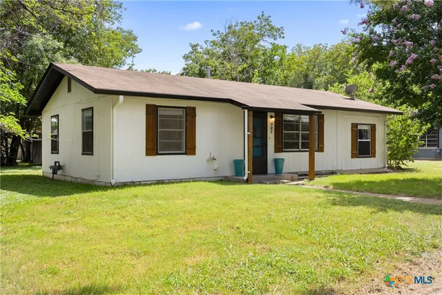 $295,000 | 907 Apple Street, Fredericksburg, TX 78624