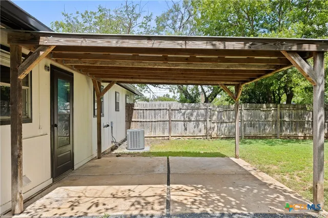 $295,000 | 907 Apple Street, Fredericksburg, TX 78624
