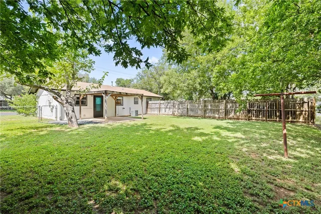 $295,000 | 907 Apple Street, Fredericksburg, TX 78624