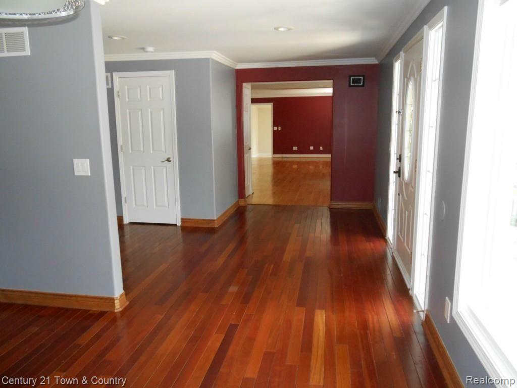 2443 Gerald Avenue Rochester, MI 48307 - Photo 16 of 56 Foyer 5.jpg