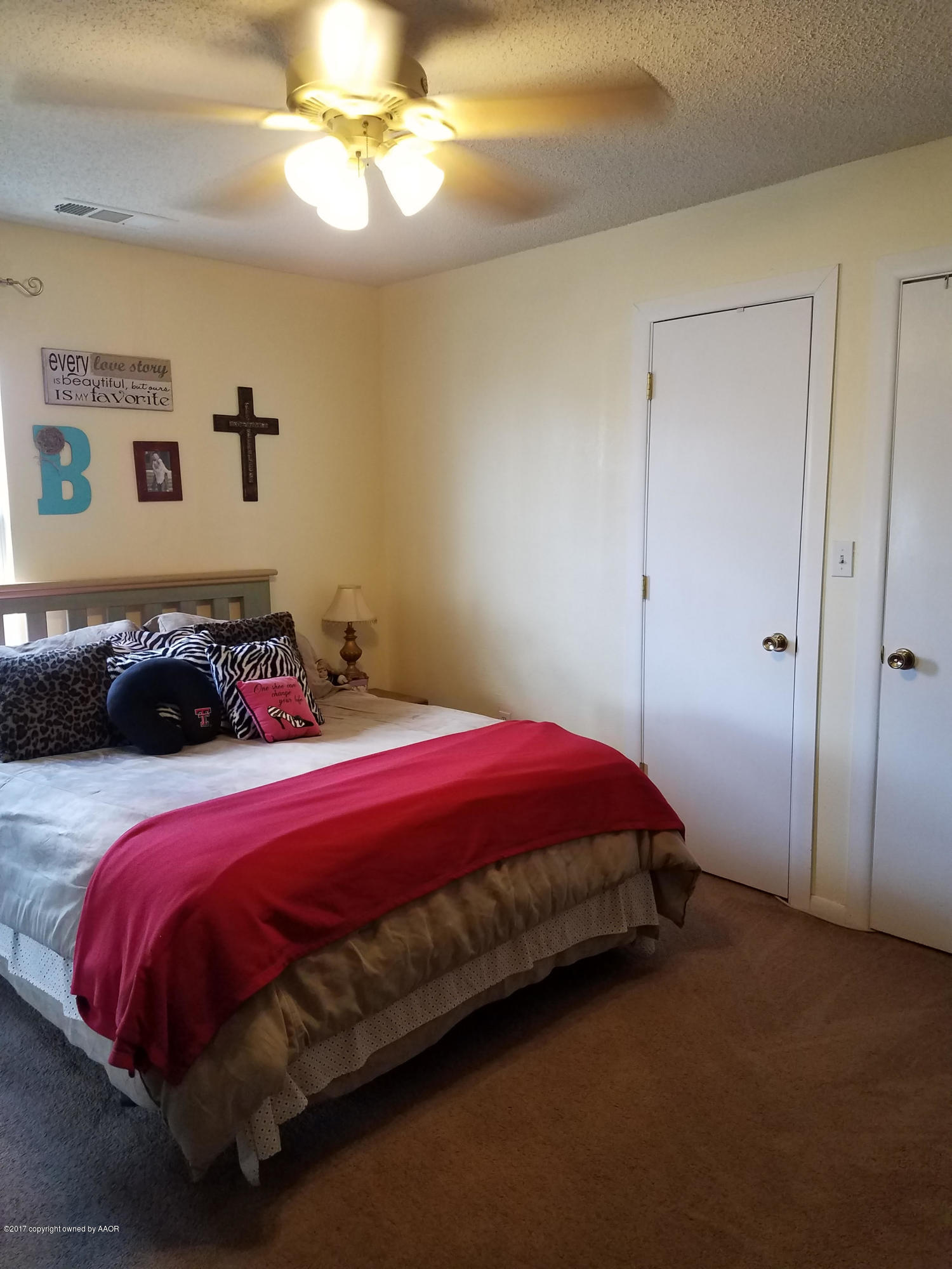 8524 River Road Amarillo, TX 79108 - Photo 15 of 35 master Bedroom 2 closets