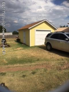 8524 River Road Amarillo, TX 79108 - Photo 24 of 35 Garage
